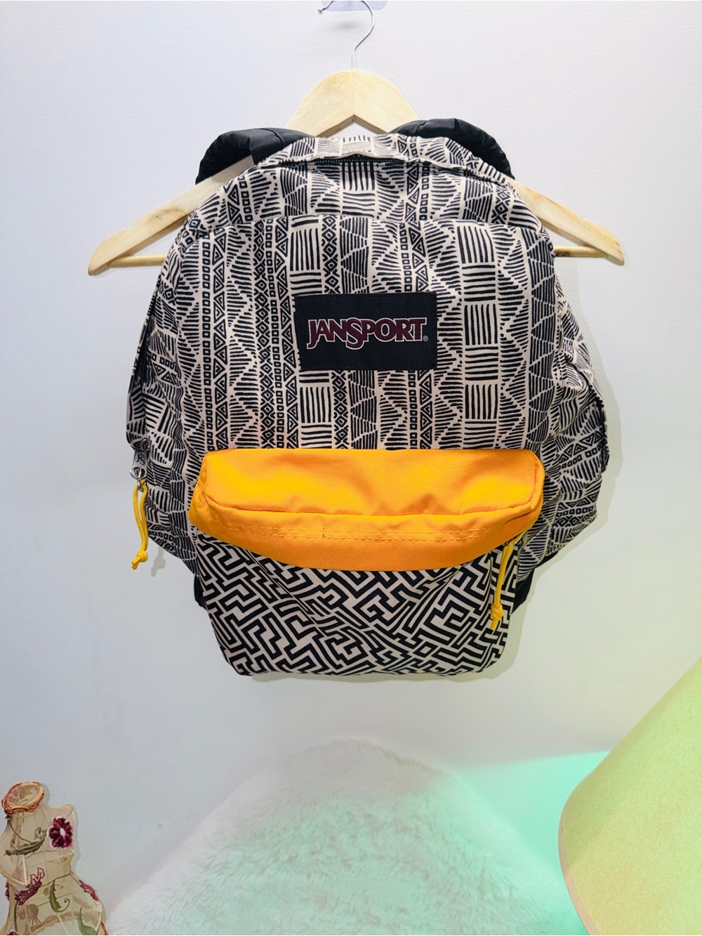Vintage Jansport Black and Cream Geometric Backpack with Yellow Pocket 🔥